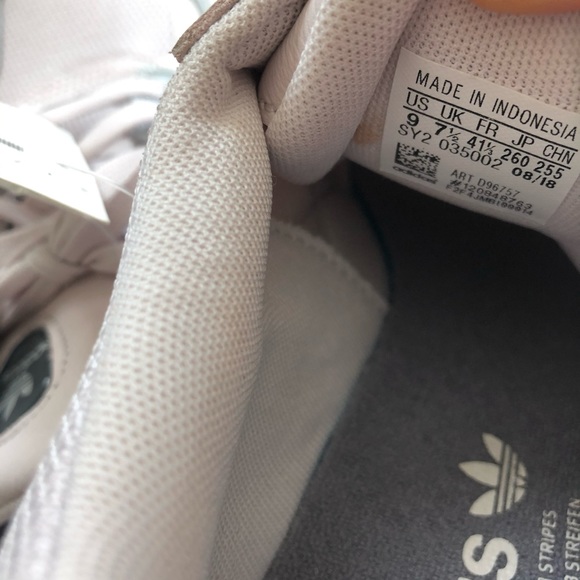 Adidas Falcon Metallic Trainer Sneaker - Picture 7 of 8